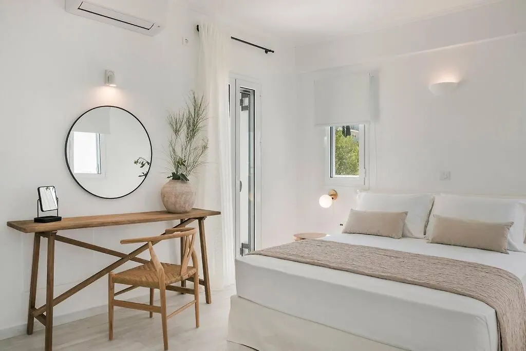 Lourdas White Villa Lourdata
