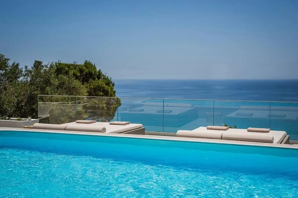 Lourdas White Villa Lourdata