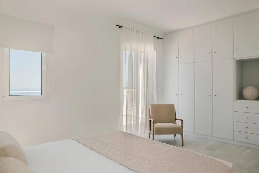 Lourdas White Villa Lourdata