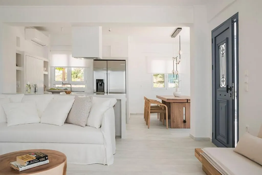 Lourdas White Villa Lourdata
